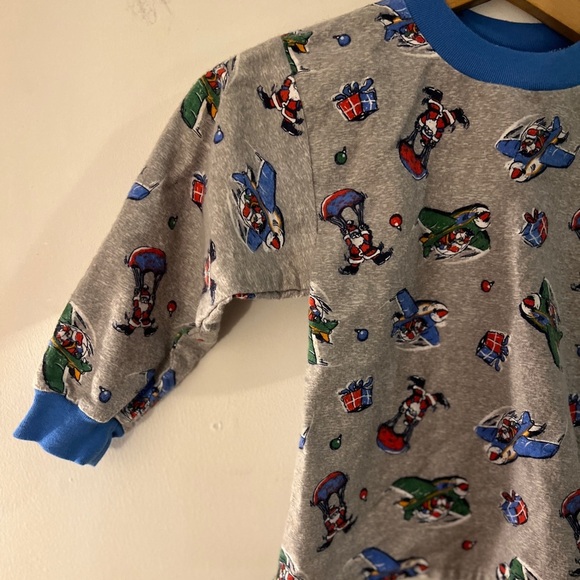 Simply Basic Holiday Themed Vintage Top 5 - Picture 4 of 10